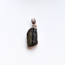 Indlæs billede til gallerivisning Moldavit vedhæng