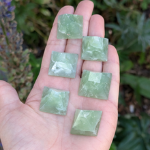 Indlæs billede til gallerivisning Ny jade pyramider