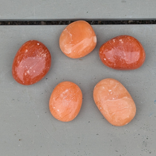 Load image into Gallery viewer, Orange calcit palmstones