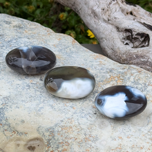 Indlæs billede til gallerivisning Orca agat palmstones