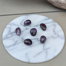 Indlæs billede til gallerivisning Poleret ametyst lommesten AA kvalitet