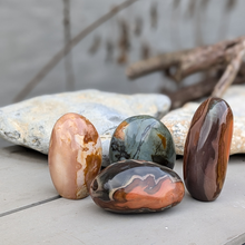 Indlæs billede til gallerivisning Polychrom jaspis freeform 300-400gr