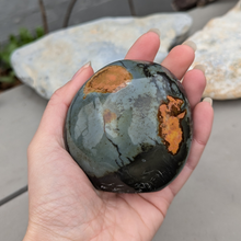 Indlæs billede til gallerivisning Polychrom jaspis freeform 300-400gr