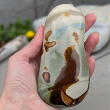 Indlæs billede til gallerivisning Polychrom jaspis freeform 400-500gr