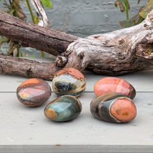 Load image into Gallery viewer, Polychrome jaspis palmstones