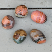 Load image into Gallery viewer, Polychrome jaspis palmstones