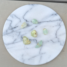 Indlæs billede til gallerivisning Små prehnit lommesten