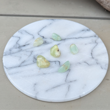 Indlæs billede til gallerivisning Små prehnit lommesten