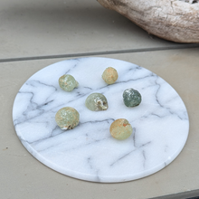 Load image into Gallery viewer, Rå prehnit lommesten