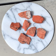 Indlæs billede til gallerivisning Rå rød jaspis lommesten