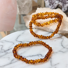 Indlæs billede til gallerivisning Mørk rav armbånd