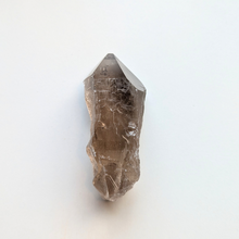 Load image into Gallery viewer, Røgkvarts spids 200 - 250g