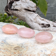 Indlæs billede til gallerivisning Rosakvarts palmstones