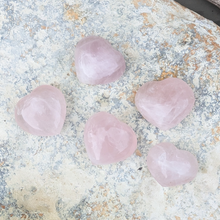 Indlæs billede til gallerivisning Små rosakvarts hjerter