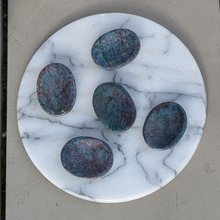 Load image into Gallery viewer, Rubin i kyanit nussesten