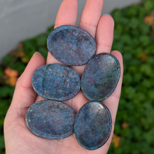 Load image into Gallery viewer, Rubin i kyanit nussesten