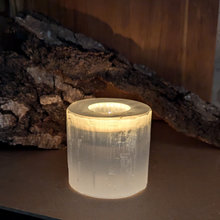 Indlæs billede til gallerivisning Selenit Fyrfadsstage