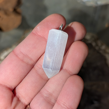 Indlæs billede til gallerivisning Selenit tårn pendul vedhæng