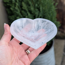 Indlæs billede til gallerivisning Selenit hjerte skål
