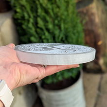 Indlæs billede til gallerivisning Selenit plade med yin yang/ livets træ