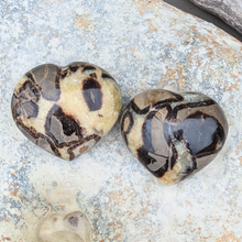 Indlæs billede til gallerivisning Septarie hjerter