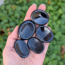 Indlæs billede til gallerivisning Sort obsidian nussesten