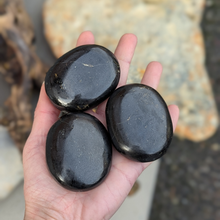 Indlæs billede til gallerivisning Sort turmalin palmstones