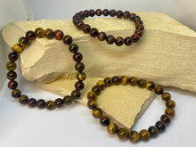 Load image into Gallery viewer, Tigerøje, Okseøje &amp; Falkeøje Armbånd
