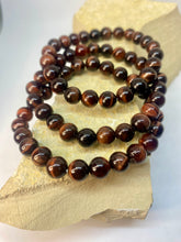 Load image into Gallery viewer, Tigerøje, Okseøje &amp; Falkeøje Armbånd
