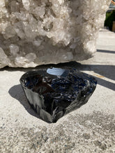 Indlæs billede til gallerivisning Sort Obsidian Fyrfadsstage
