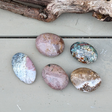 Indlæs billede til gallerivisning Ocean jaspis palmstones
