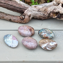 Indlæs billede til gallerivisning Ocean jaspis palmstones
