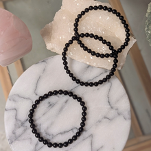 Indlæs billede til gallerivisning Armbånd i sort turmalin med 6mm perler
